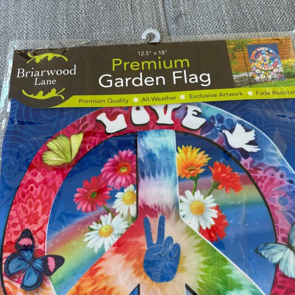 Briarwood Lane eye catching